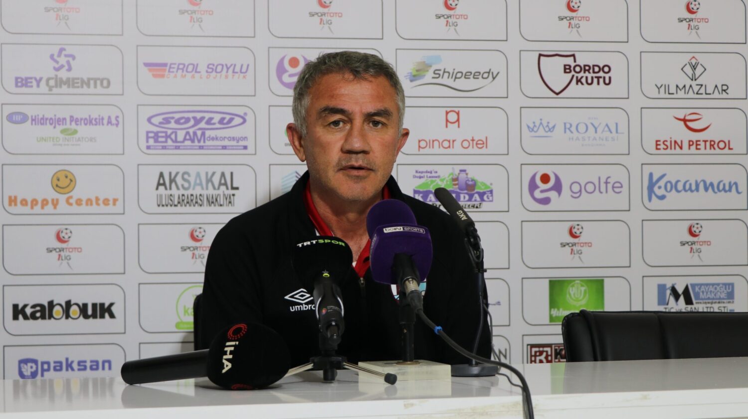 Bandırmaspor, sahasında Gençlerbirliği ile 1-1 berabere kaldı. Maçın ardından iki takımın teknik direktörleri açıklamalarda bulundu.
