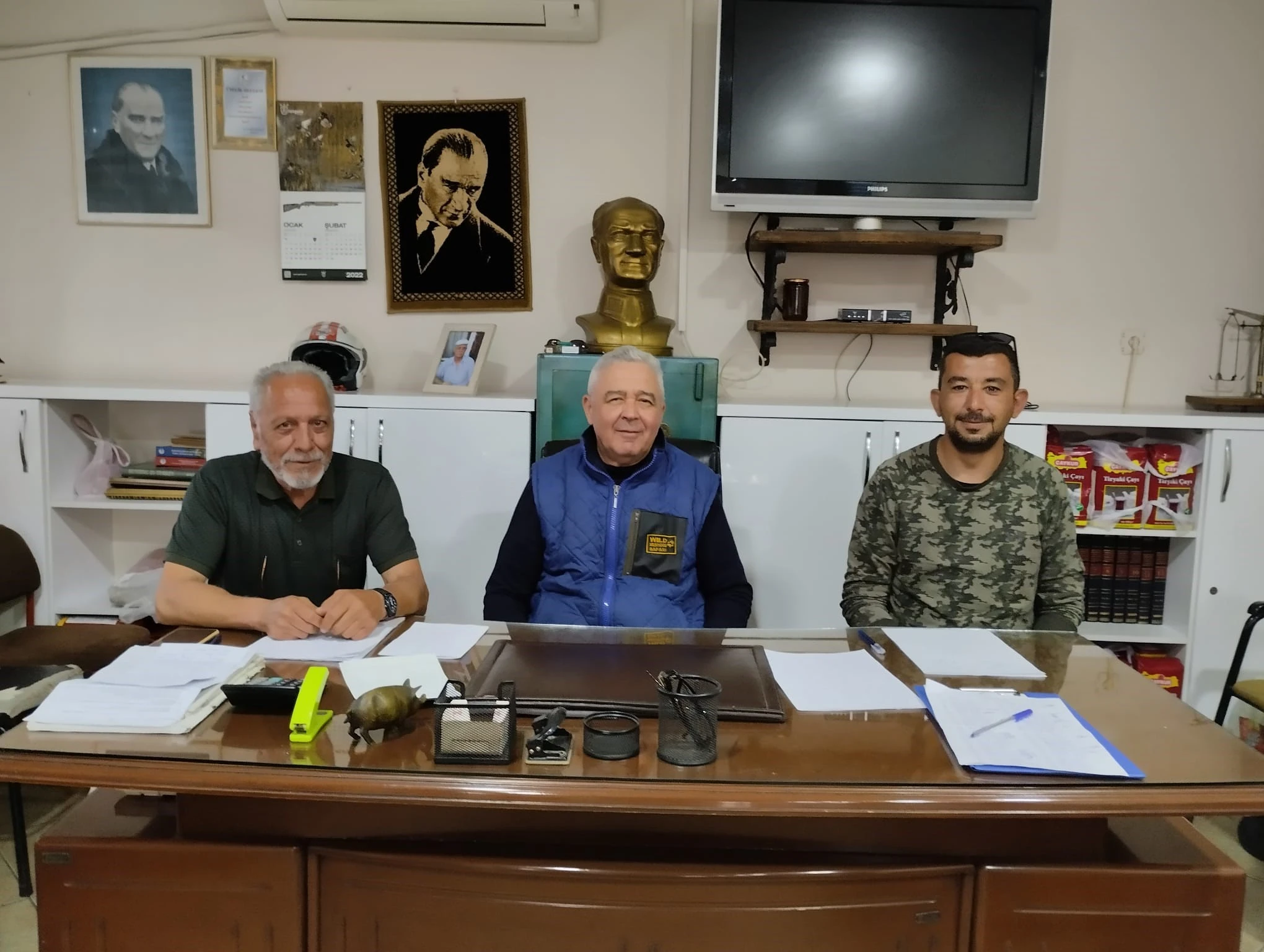 Balıkesir'in köklü sivil toplum kuruluşlarından Ayvalık Merkez Avcılar Kulübü'nde gerçekleştirilen seçimlerde, İsmail Yeniköylü kulüp başkanı olarak seçildi.