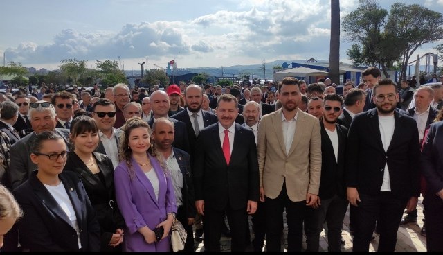 Güney Marmara Hizmet Binası’nın açılışı Balıkesir Büyükşehir Belediye Başkanı Yücel Yılmaz tarafından gerçekleştirildi.