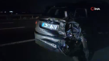 TEM Otoyolu Kocaeli geçişinde, 3 tır, 2 otomobil, 1 kamyon ve 1 hafif ticari araç olmak üzere 7 aracın karıştığı zincirleme kazada yaralanan olmadı.