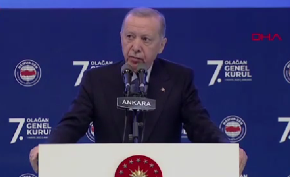 Emekli maaşlarına zam vaadi veren Cumhurbaşkanı Recep Tayyip Erdoğan, "Seçimden sonra yeni Meclis'in yasama faaliyetlerine başlamasıyla 7 bin 500 liranın üzerinde emekli maaşı alanları sevindirecek haberi milletimizle paylaşacağız" ifadelerine değinerek önemli açıklamalarda bulundu.