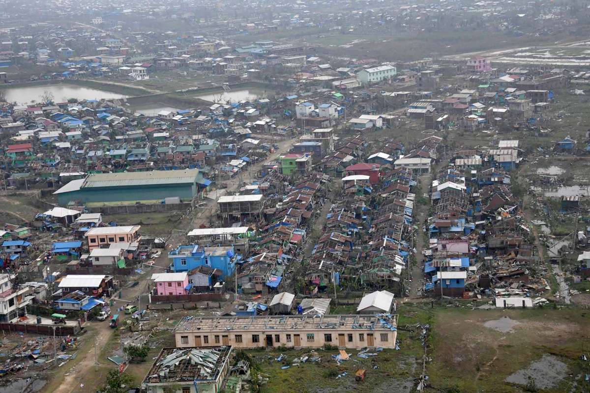 Güney Asya ülkesi Myanmar'da hafta sonundan bu yana etkili olan Mocha Kasırgası'nda can kaybı 60’a yükseldi.