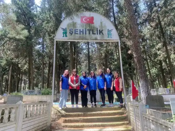   Susurluk’ta 19 Mayıs Atatürk'ü Anma Gençlik ve Spor Bayramı'nın 104’ncü yıl kutlamaları çerçevesinde başlayan Gençlik Haftası nedeni ile çelek koyma töreni düzenlendi.
