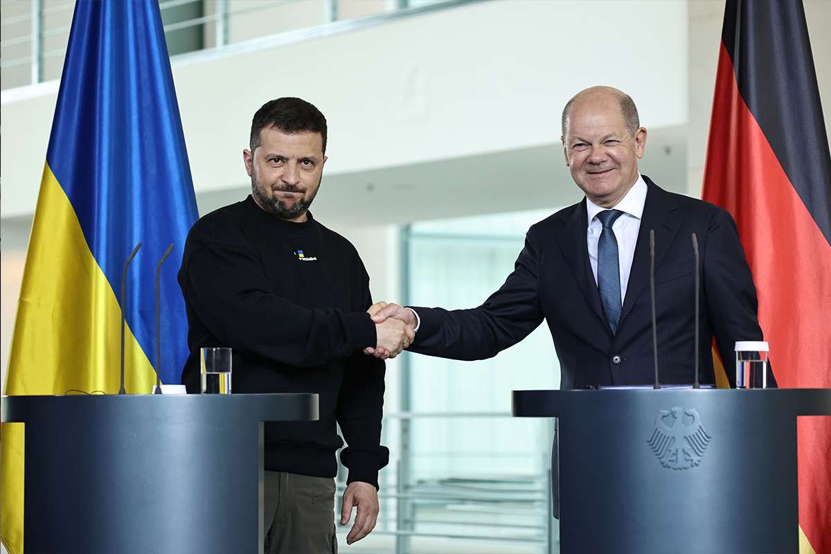 Almanya Başbakanı Olaf Szholz ile Ukrayna Devlet Başkanı Vladimir Zelenskiy, Almanya’da bir araya geldi.