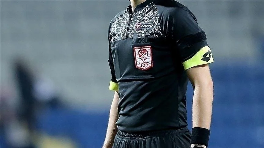 Spor Toto Süper Lig'in 34. haftasında bu akşam oynanacak Fenerbahçe-Trabzonspor maçının VAR hakemi Hakan Ceylan oldu. istanbulspor
