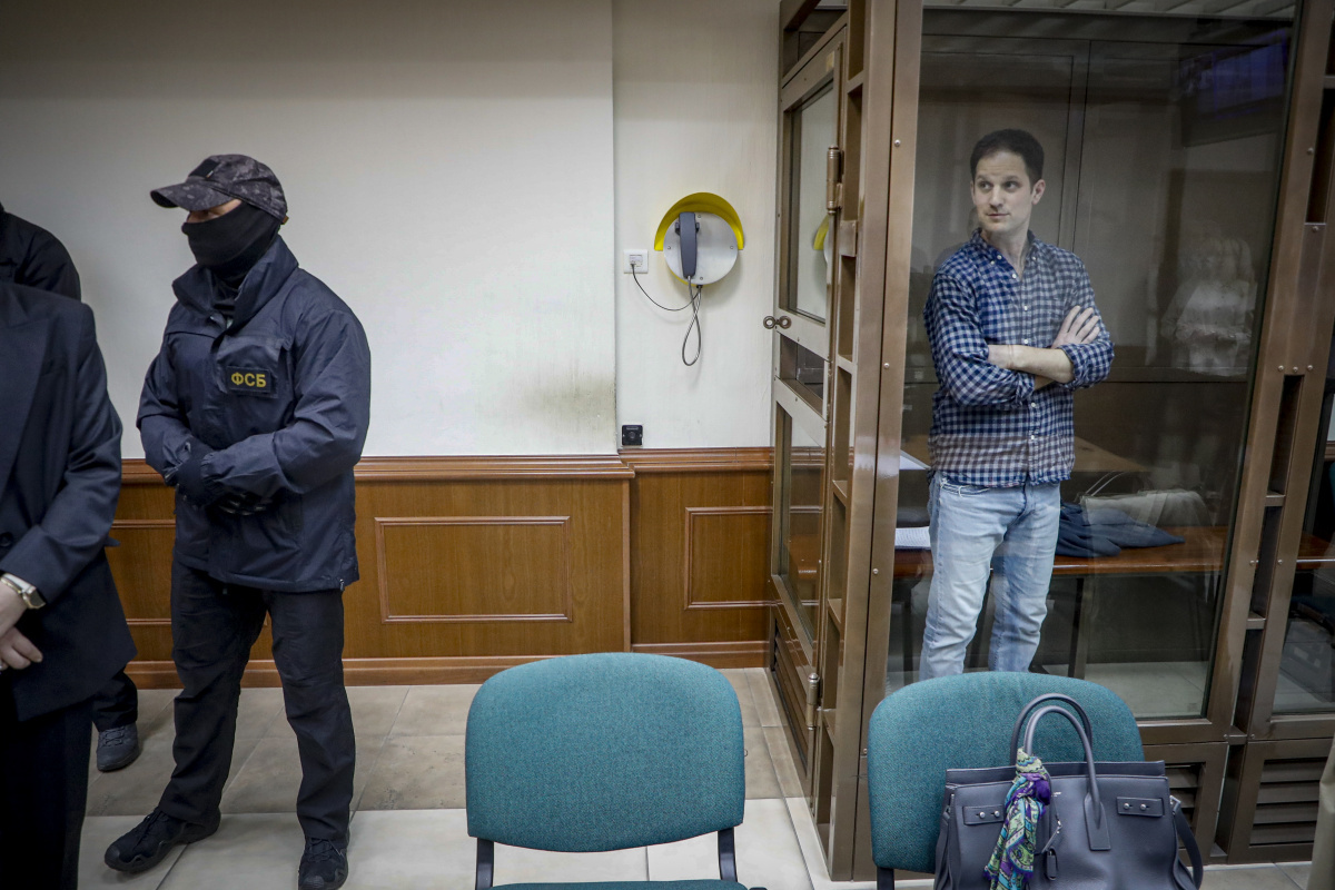Beyaz Saray, Rusya'nın The Wall Street Journal gazetesinin Moskova bürosu muhabiri olan Amerikalı Evan Gershkovich'in tutukluluk süresini 3 ay daha uzatmasına tepki gösterdi.