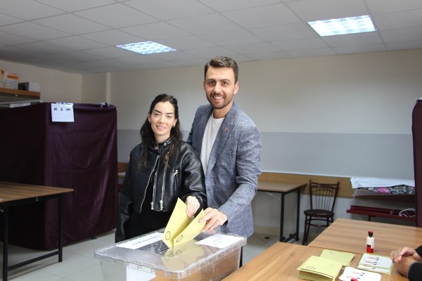 Genç Vekil Oyunu Kullandı
