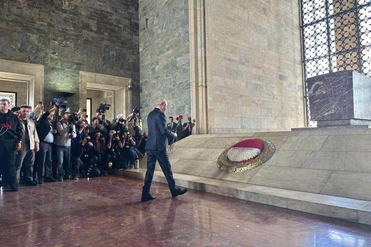 Millet İttifakı’nın 13. Cumhurbaşkanı Adayı ve Cumhuriyet Halk Partisi (CHP) Genel Başkanı Kemal Kılıçdaroğlu, seçim gezisini Anıtkabir'de sonlandırdı. 