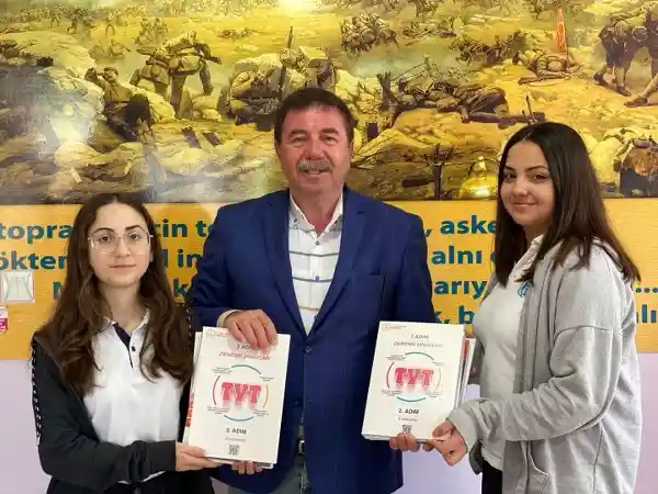 Milli Eğitim Bakanlığı tarafından ücretsiz gönderilen 8’nci sınıf ve 12’nci sınıf düzeyinde öğrenimlerini sürdüren öğrencilere yönelik hazırlanan yardımcı kaynak kitapların dağıtımına başlandı.