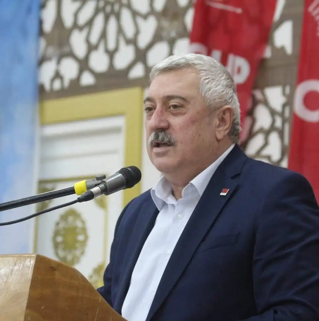 Millet İttifakı CHP İlçe Başkanı Ümit Bekir Barut ve İYİ Parti İlçe Başkanı Mehmet Güzel, seçim sonuçlarını değerlendirmek ve ikinci turda izlenecek seçim stratejisini belirlemek amacıyla çalışmaya devam edeceklerinin bilgisini verdi. Ayrıca İlçe Başkanları, Millet İttifakı olarak ülkenin bekası için daima çalışmaya devam edeceklerinin de vurguladı.