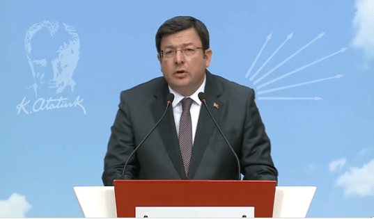 CHP Seçim İşlerinden Sorumlu Genel Başkanı Muharrem Erkek, partinin genel merkezinde seçim sonuçları ve sandıkta çıkan oy farklılıklarına dair açıklamalarda bulundu.