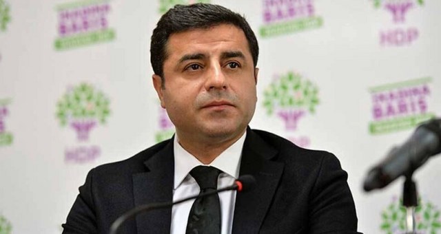 Eski HDP Eş Genel Başkanı Selahattin Demirtaş, sosyal medya hesabından yarın Artı Gerçek'te yayımlanacak röportajının bir bölümünü paylaştı.