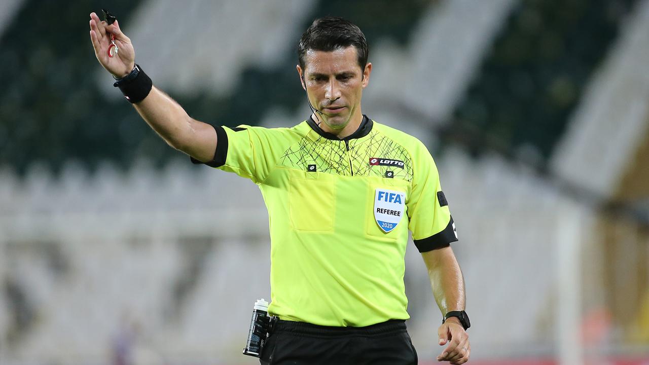 Bandırmaspor'dan Ali Palabıyık'ın verdiği penaltı kararına tekrar itiraz etti ve VAR kayıtlarının açıklanmasını talep etti.