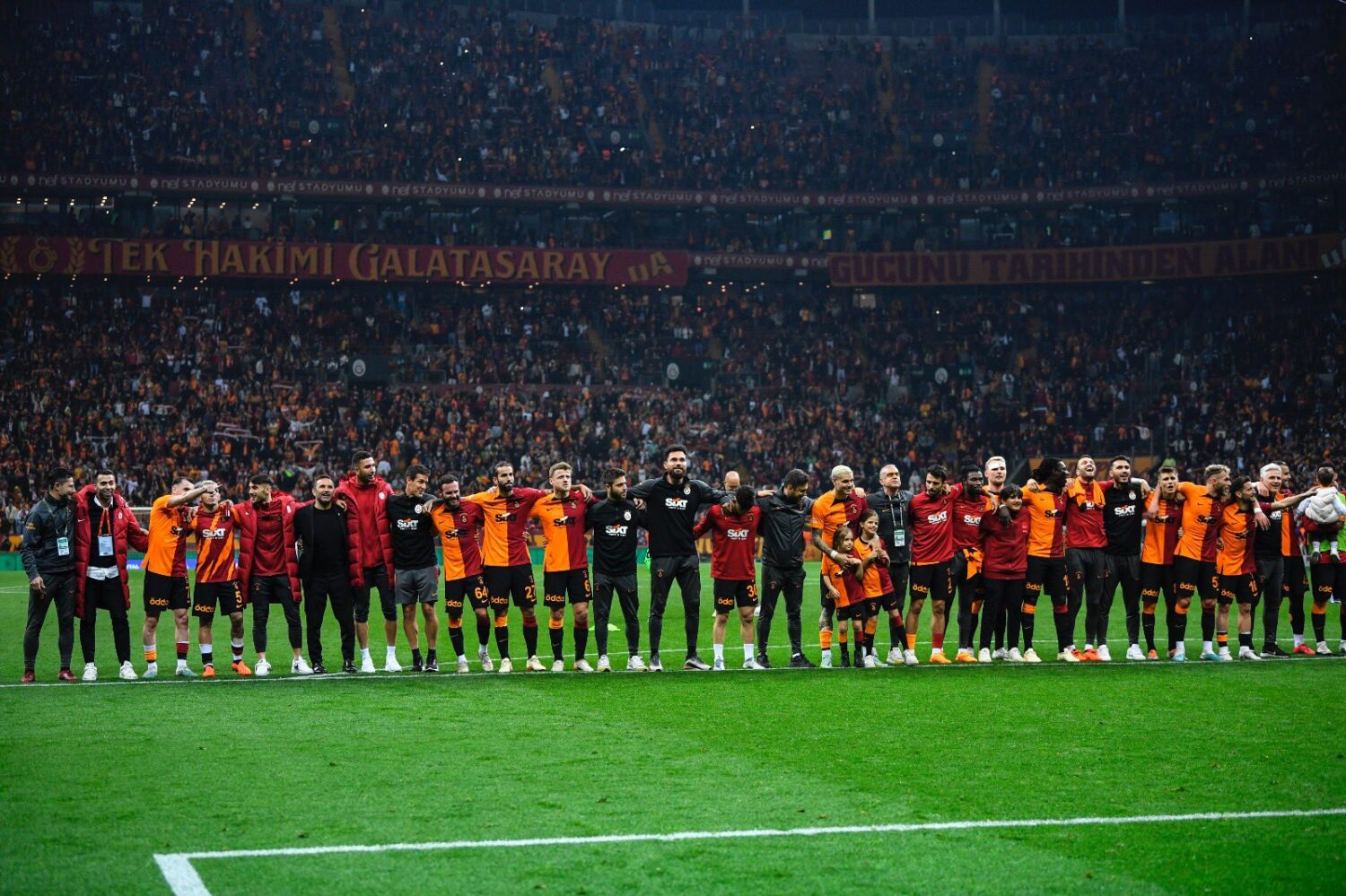 Galatasaray, Spor Toto Süper Lig'de gelecek hafta deplasmanda oynayacağı MKE Ankaragücü maçından galibiyetle ayrılması durumunda şampiyonluğu garantileyecek.
