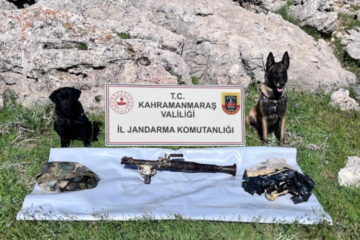 Adıyaman Cumhuriyet Başsavcılığı tarafından PKK/KCK Silahlı Terör Örgütüne yönelik yürütülen soruşturma kapsamında, Kahramanmaraş'ın Çağlayancerit kırsalında bir adet RPG-7 Roketatar ele geçirildi.