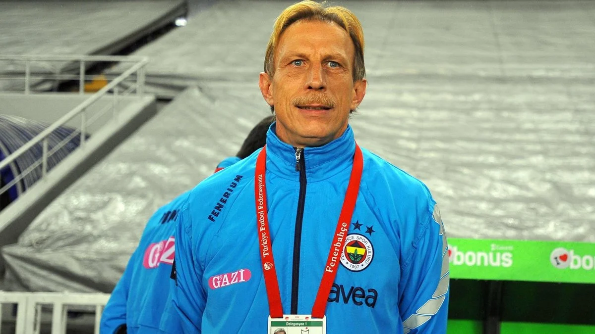 Fenerbahçe Kulübü, Fenerbahçe ve Beşiktaş ile Süper Lig şampiyonlukları yaşayan 69 yaşındaki teknik direktör Christoph Daum'ın sağlık durumuyla ilgili bir mesaj yayımladı.