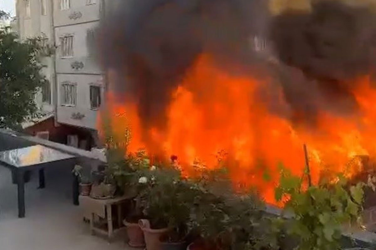 Gaziantep’te bir kafeteryada sabah saatlerinde çıkan yangın çevrede korku ve paniğe neden oldu. Yangında yaralananın olmadığı bildirildi.
