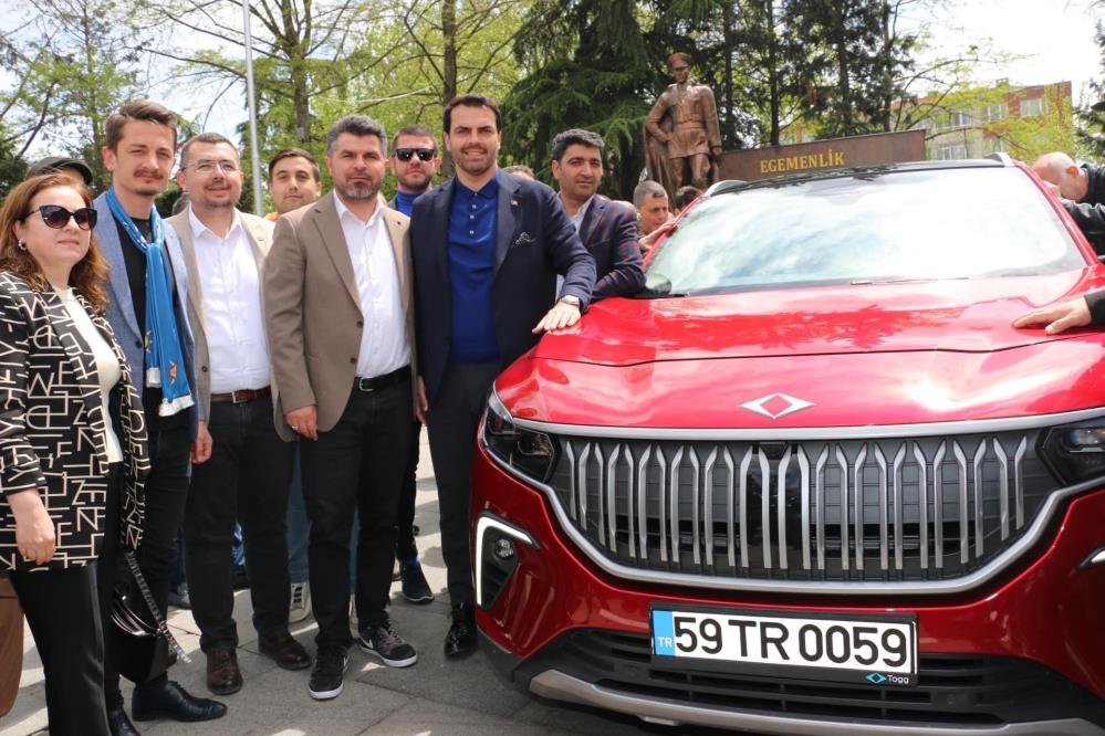 Türkiye'nin Otomobili Girişim Grubu (Togg) tarafından üretilen elektrikli araç (T10X) Türkiye genelinde olduğu gibi Tekirdağ’ın Çorlu ilçesinde de sergilendi ve Çorlu caddelerinde boy gösterdi.