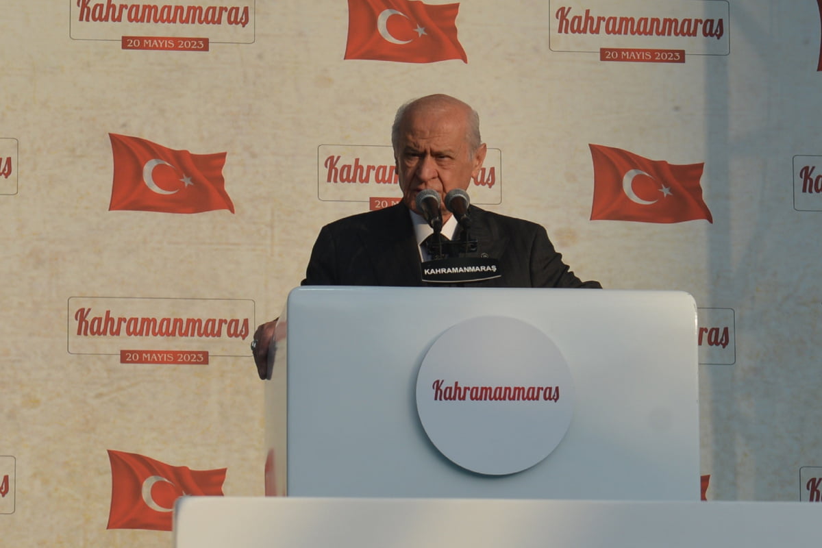 MHP Genel Başkanı Devlet Bahçeli Kahramanmaraşlılara, “Cumhurbaşkanımız Recep Tayyip Erdoğan'ı 13. dönem cumhurbaşkanı yapmak mecburiyetindeyiz" diye seslendi. 
