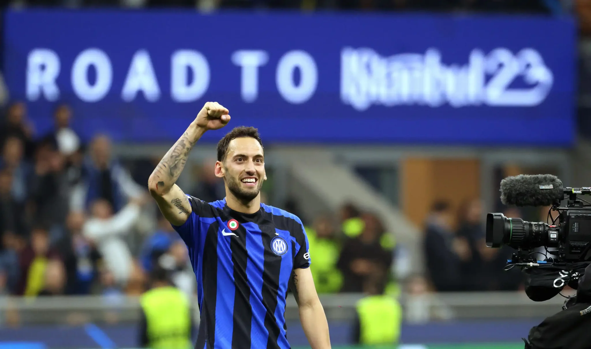 İstanbul Atatürk Olimpiyat Stadı'nda 10 Haziran tarihinde gerçekleşecek UEFA Şampiyonlar Ligi finalinde, İtalyan takımı Inter ile İngiliz temsilcisi Manchester City karşı karşıya gelecek.