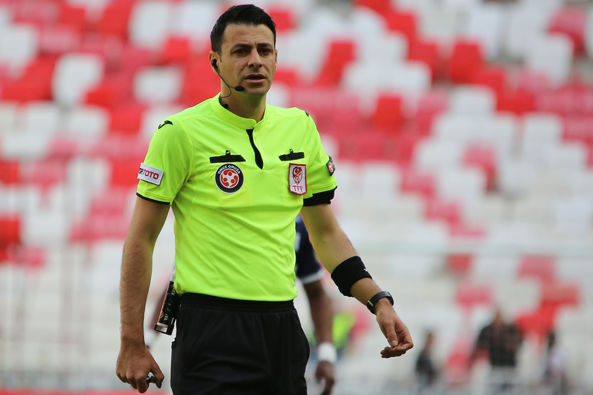 Ziraat Türkiye Kupası rövanş karşılaşmalarının hakemleri açıklandı. Buna göre Fenerbahçe - DG Sivasspor maçını Volkan Bayarslan, Ankaragücü - Medipol Başakşehir müsabakasını ise Ali Şansalan yönetecek.