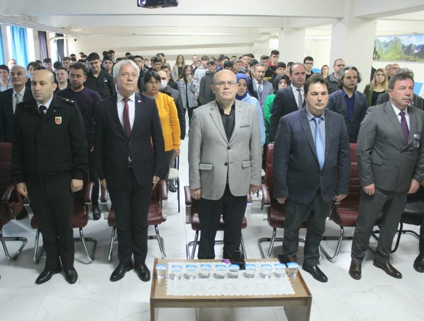 Susurluk Mesleki Teknik ve Anadolu Lisesi’nde Turizm Haftası nedeniyle gerçekleştirilen kutlama programda konuşan Kaymakam Muammer Köken, Susurluk’ta turizmin canlandırılması gerektiğini vurguladı.