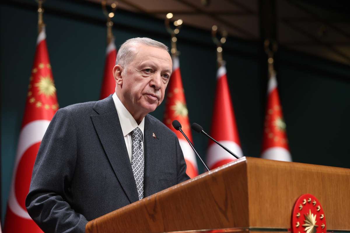 Seçimlerde yüzde 49.5 oy alan Cumhurbaşkanı Recep Tayyip Erdoğan, ikinci tur için "28 Mayıs'a kadar durmadan, dinlenmeden ve aşkla koşturarak aziz milletimize olan sorumluluğumuzu yerine getireceğiz. 14 Mayıs'ta elde ettiğimiz oy oranını daha da yükselterek, 28 Mayıs seçiminden zaferle çıkacak, inşallah tarihi bir başarıya imza atacağız." dedi.