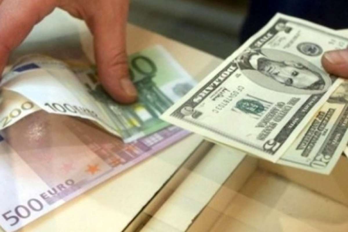 12 Mayıs haftasında Türkiye Cumhuriyet Merkez Bankası (TCMB) toplam rezervleri, bir önceki haftaya kıyasla 9 milyar 5 milyon dolar azalarak 105 milyar 127 milyon dolara düştü.