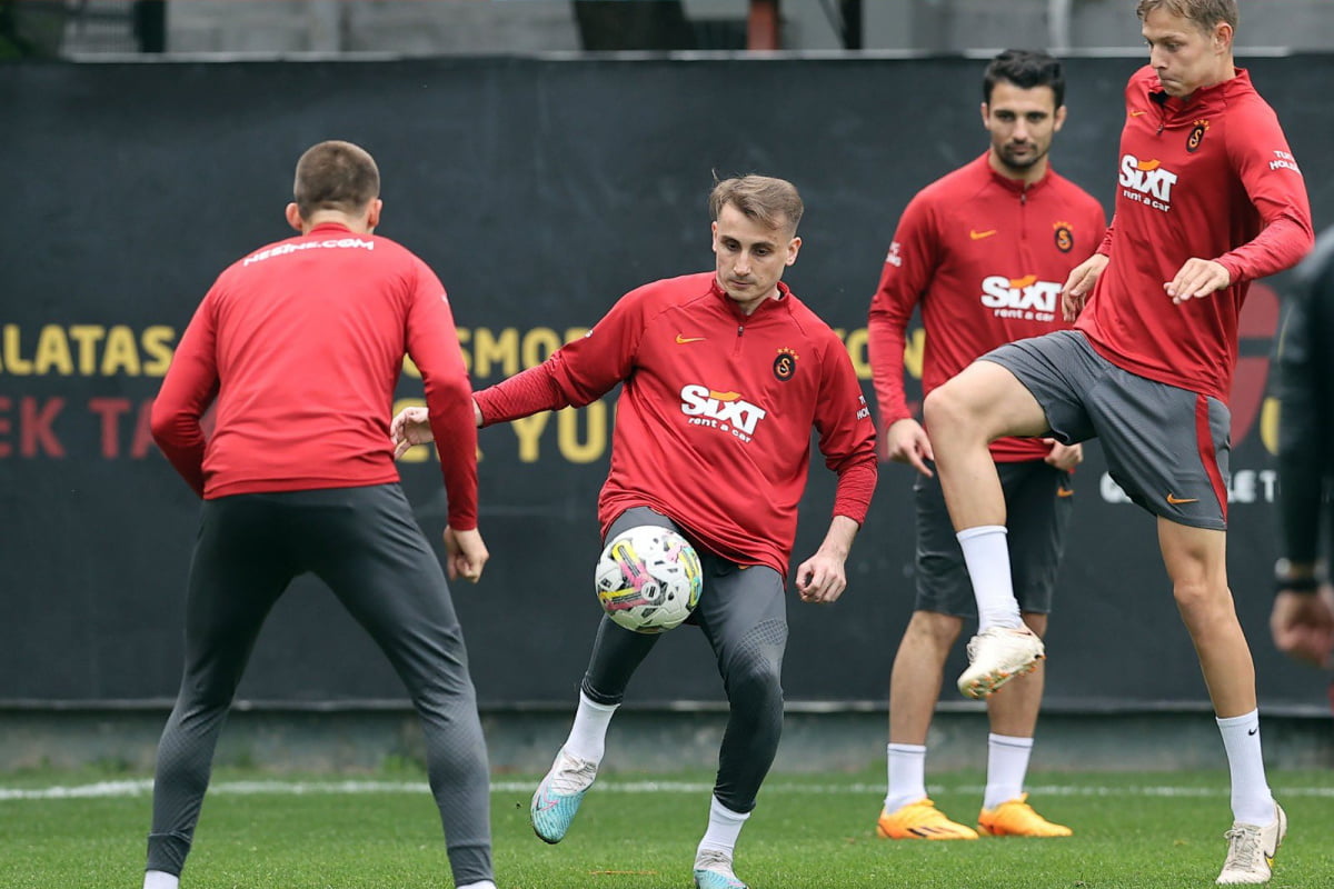 Galatasaray, Spor Toto Süper Lig’in 35. haftasında Sivasspor ile oynayacağı maçın hazırlıklarını dün gerçekleştirdiği antrenmanla tamamladı.