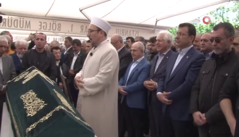 İstanbul'da 86 yaşında hayatını kaybeden usta sanatçı Nuri Sesigüzel, Teşvikiye Camii’nde düzenlenen törenle son yolculuğuna uğurlandı.