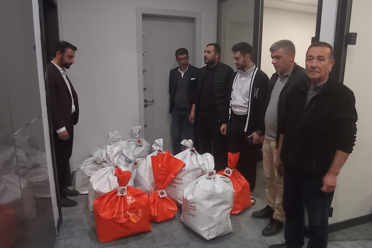Cumhurbaşkanı Seçimi ve 28'inci Dönem Milletvekili Genel Seçimleri kapsamında yurt dışı temsilciliklerinde kullanılan oylar Türkiye’ye getirildi. Son olarak Kanada’da kullanılan oyların da İstanbul’a getirilmesiyle yurt dışındaki oyların tamamı Türkiye’ye gelmiş oldu.
