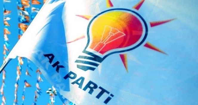 AKP’de yeni görevlendirmeler belli oldu. Efkan Ala Genel Başkanvekili, Zafer Sırakaya Dış İlişkiler Başkanı, Mehmet Ali Zengin ise İnsan Hakları Başkanı görevlerine getirildi.