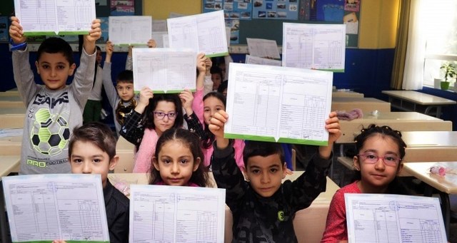 2022-2023 Eğitim öğretim yılı 16 Haziran Cuma günü sona eriyor. 119 milyon öğrenci yarın karne alacak.