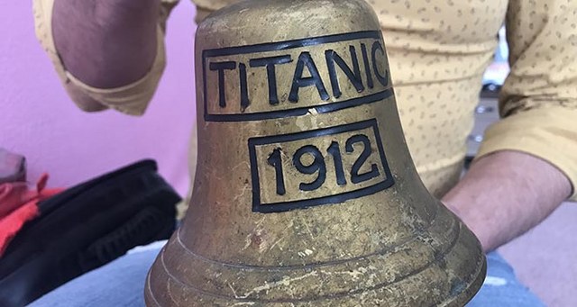 Titanik'in enkazına turistik amaçla sefer yaparken kaybolan denizaltıda en fazla 3 günlük oksijenleri kalan yolcuların bulunması için kurtarma ekiplerinin zamanla yarışı sürüyor. ABD Sahil Güvenliği, Atlantik Okyanusu’nda kaybolan küçük denizaltıda 5 kişi olduğunu doğruladı.