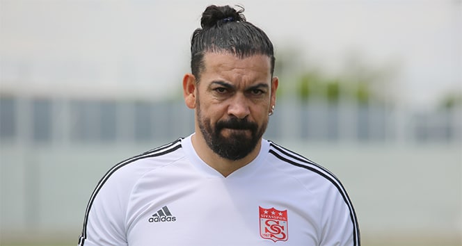 İŞTE SİVASSPOR'UN YENİ TEKNİK DİREKTÖRÜ!
