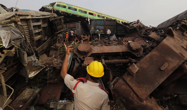 Orissa eyaletinde meydana gelen tren kazasında hayatını kaybedenlerin sayısı 288'e çıktı ve 900'den fazla kişi yaralandı. Yaşanan kayıplar nedeniyle eyalette 1 günlük yas ilan edildi.