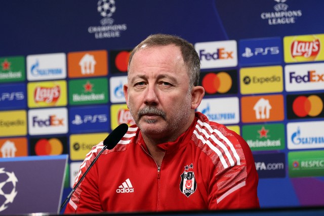 Son zamanlarda adı Fenerbahçe ile anılan Sergen Yalçın'ın yeni sezonda görev alacağı takım belli oldu. Yalçın, Azerbaycan ekibi Neftçi Bakü'yü çalıştıracak.