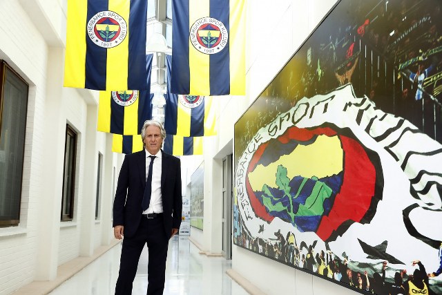 Fenerbahçe, Medipol Başakşehir'i yenerek Ziraat Türkiye Kupası'nı kazandı. Teknik Direktör Jorge Jesus, maç sonrasında sarı-lacivertli takımla yoluna devam etmeyeceğini açıkladı.
