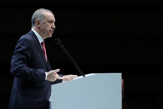 Cumhurbaşkanı Recep Tayyip Erdoğan açıklanan LGS sonuçları sonrasında tercih dönemine girmeden depremden etkilenen öğrencileri ilgilendiren bir açıklama yaptı.
