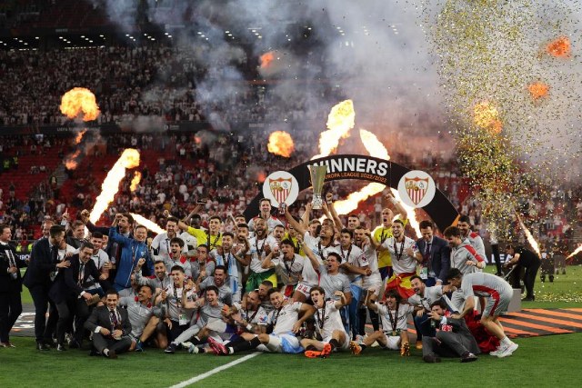 Sevilla, UEFA Avrupa Ligi Finali'nde normal süresi 1-1 sona eren maçta Roma'yı penaltı atışlarıyla 4-1 yenerek kupanın sahibi oldu. Bu zaferle birlikte İspanyol ekibi, toplamda 7. kez bu prestijli kupayı müzesine götürmenin sevincini yaşadı.