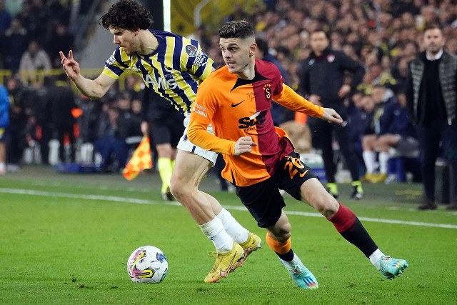 Galatasaray ile Fenerbahçe arasında oynanan son 10 derbi maçının 5'i berabere sonuçlanırken, Galatasaray 3 kez ve Fenerbahçe 2 kez galip geldi.