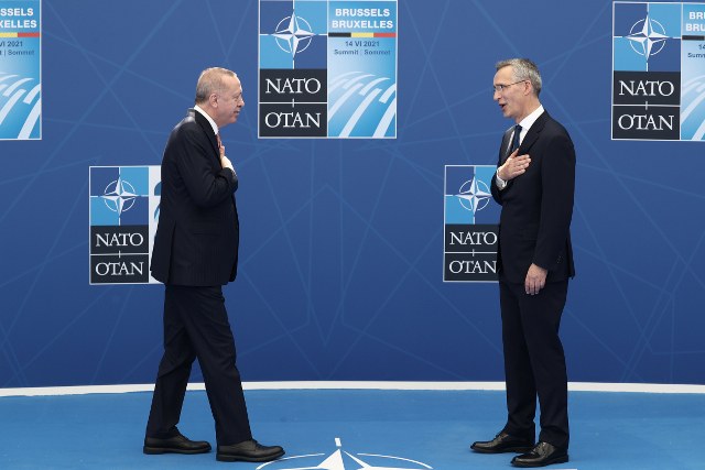 NATO Genel Sekreteri Jens Stoltenberg, yarın Türkiye'ye gelerek Cumhurbaşkanı Recep Tayyip Erdoğan'ın yemin törenine katılacak ve üst düzey görüşmeler gerçekleştirecek.