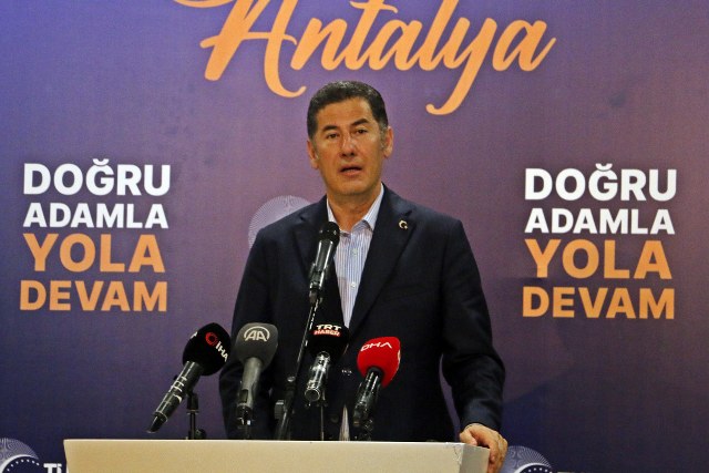 Sinan Oğan, Cumhurbaşkanı Erdoğan’ın açıkladığı yeni kabine sonrasında Twitter hesabından yaptığı paylaşımla  “Yeni kabine makam pazarlığı yapmadığımızı gösterdi” dedi.