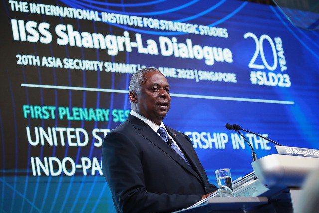 ABD Savunma Bakanı Lloyd Austin, Singapur'da düzenlenen Asya-Pasifik bölgesi güvenlik forumu Shangri-La Diyaloğu toplantısında Çin ile yeni bir soğuk savaş istemediklerini belirtti. 