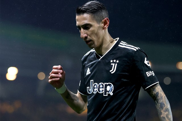İtalya Serie A'da Juventus'ta top koşturan Angel Di Maria takımdan ayrıldığını duyurdu.