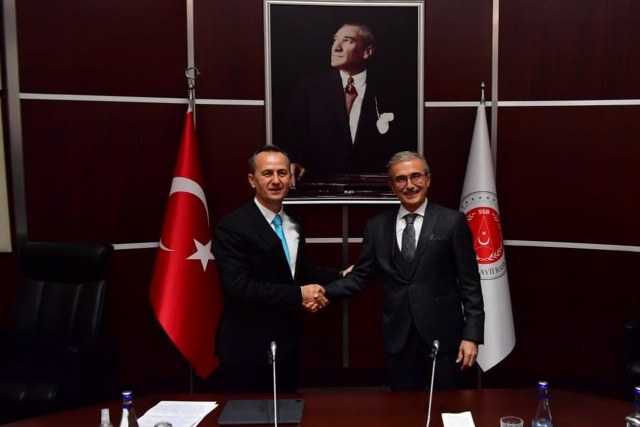 Savunma Sanayii Başkanlığı'na atanan Prof. Dr. Haluk Görgün görevi Prof. Dr. İsmail Demir’den devraldı.