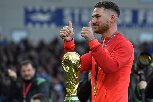 İngiltere Premier Lig ekiplerinden Liverpool, Brighton & Hove Albion'da forma giyen Arjantinli futbolcu Alexis Mac Allister ile anlaştığını duyurdu. 