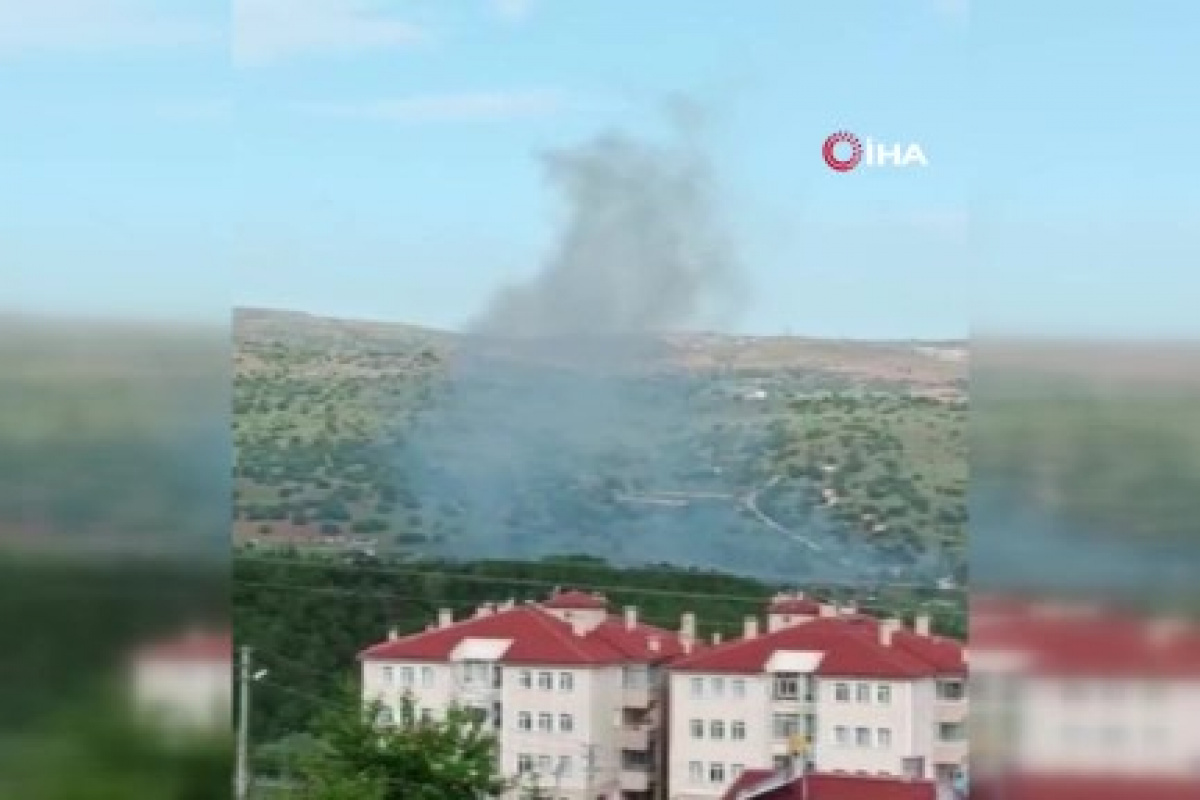 Ankara'nın Elmadağ ilçesindeki Makine ve Kimya Endüstrisi'ne (MKE) ait Roket ve Patlayıcı Fabrikası'nda önce yangın, ardından patlama meydana geldi. Milli Savunma Bakanlığı, 5 işçinin yaşamını yitirdiğini açıkladı.