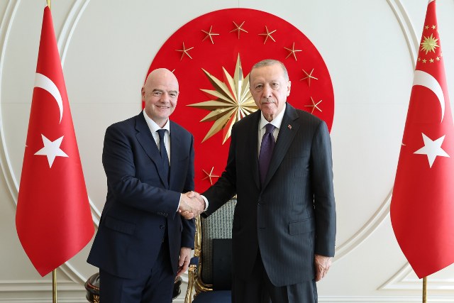 Cumhurbaşkanı Recep Tayyip Erdoğan, UEFA Şampiyonlar Ligi Finali için ülkemize gelen FIFA Başkanı Gianni Infantino'yu kabul etti.