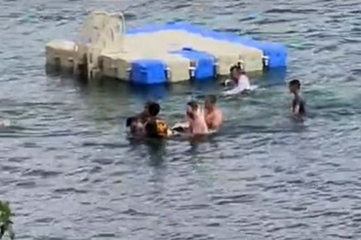 Büyükada'da boğulma tehlikesi geçiren bir lise öğrencisi, vatandaşlar tarafından son anda kurtarıldı. Plajda can kurtaran bulunmaması ise önemli bir konu olarak göze çarptı.